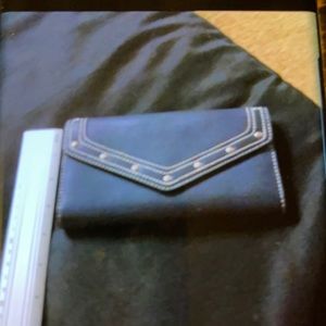 MOVING SALE NO HAGGLING AVON WOMEN NAVY BLUE FAUX LEATHER SNAPS CLOSE WALLET